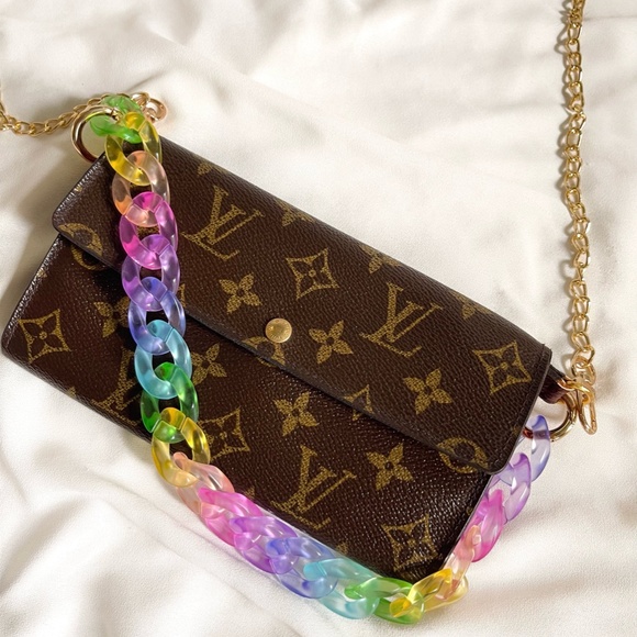 🍒✨Authentic Louis Vuitton  Sarah wallet on chain ✨🍒 - Picture 1 of 16